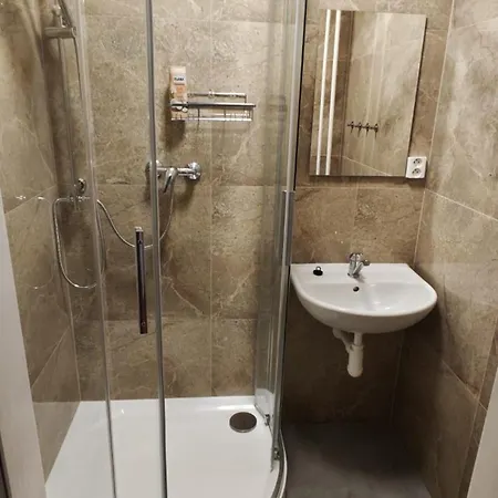 Pro 4 Osoby, Litvinov L2 * موست